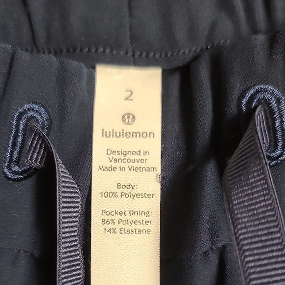 LULULEMON On The Fly Pant Woven 30" In Navy Size 2 - Picture 2 of 16